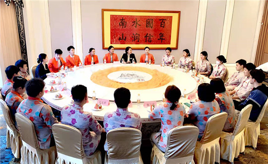 1.EBET易博南山温泉酒店召开实习生座谈会_副本.jpg 1.EBET易博南山温泉酒店召开实习生座谈会_副本.jpg