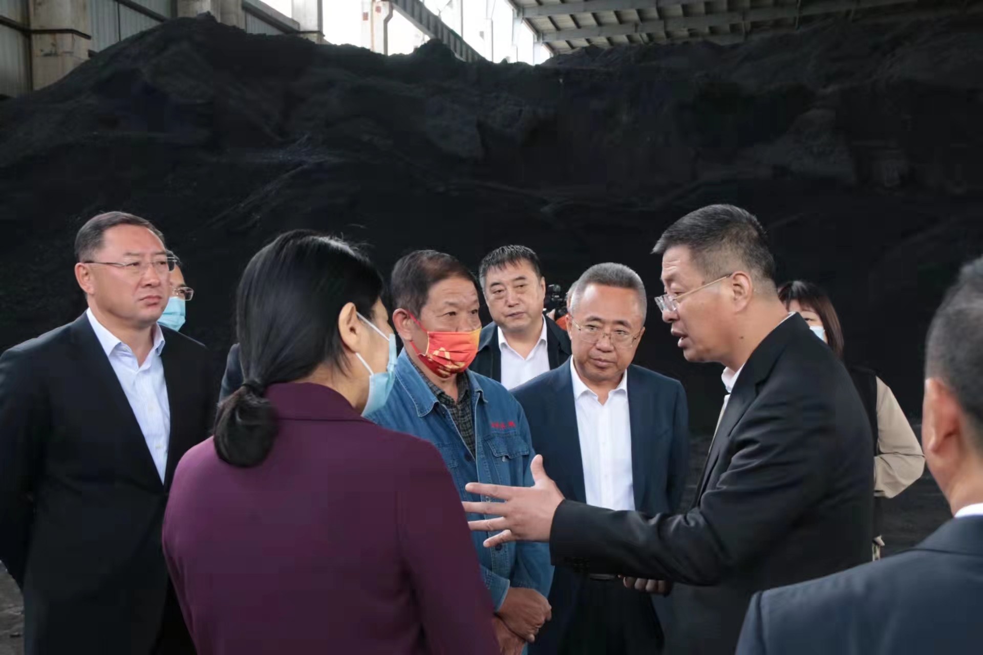 17 王子联市长领导EBET易博供热集团供暖工作 2021.9.30.jpg