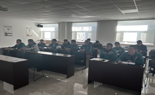 8.装配式总公司中车风电塔筒技艺交底会议现。ùχ孟峦计柿浚副本.jpg