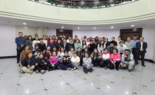2024年1月13日，药业公司进行2023年度总结赞美暨“平行腾飞”主题年会_副本.jpg