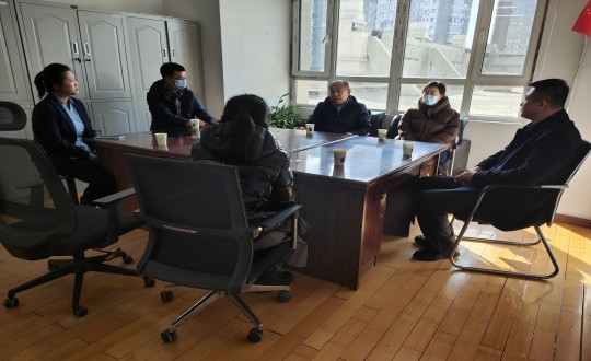 14.长春市绿园区政协副主席关爱民一行莅临EBET易博物业金地梧桐华府视察工作_副本.jpg